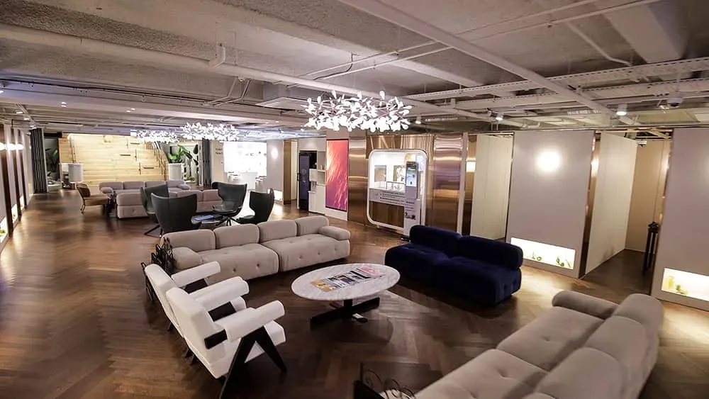 Lounge, wide view