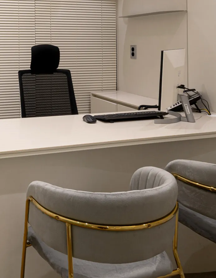Consultation desk